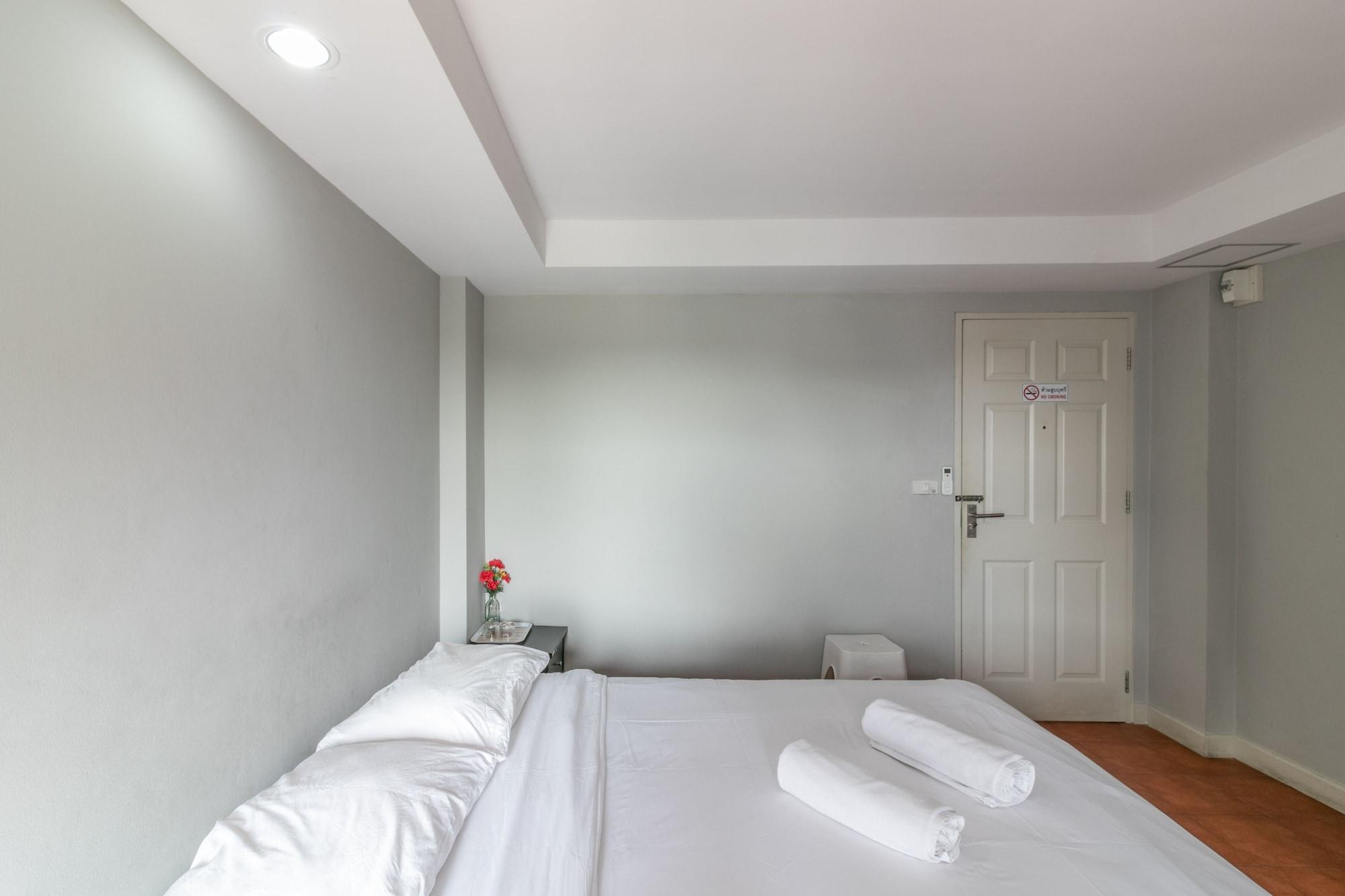 Resortel Lat Phrao 91 Banguecoque Exterior foto