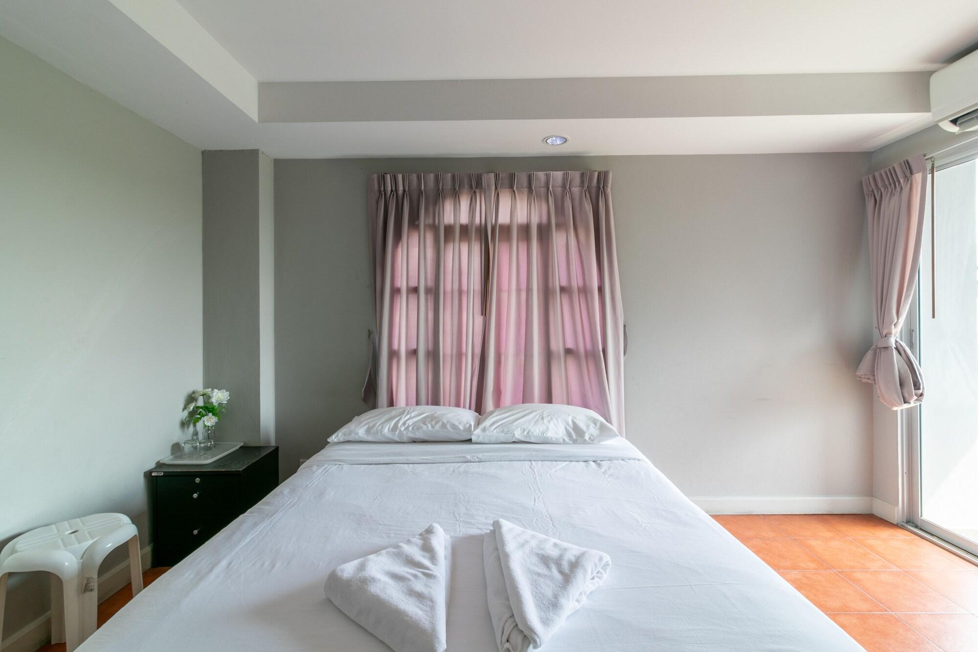 Resortel Lat Phrao 91 Banguecoque Exterior foto