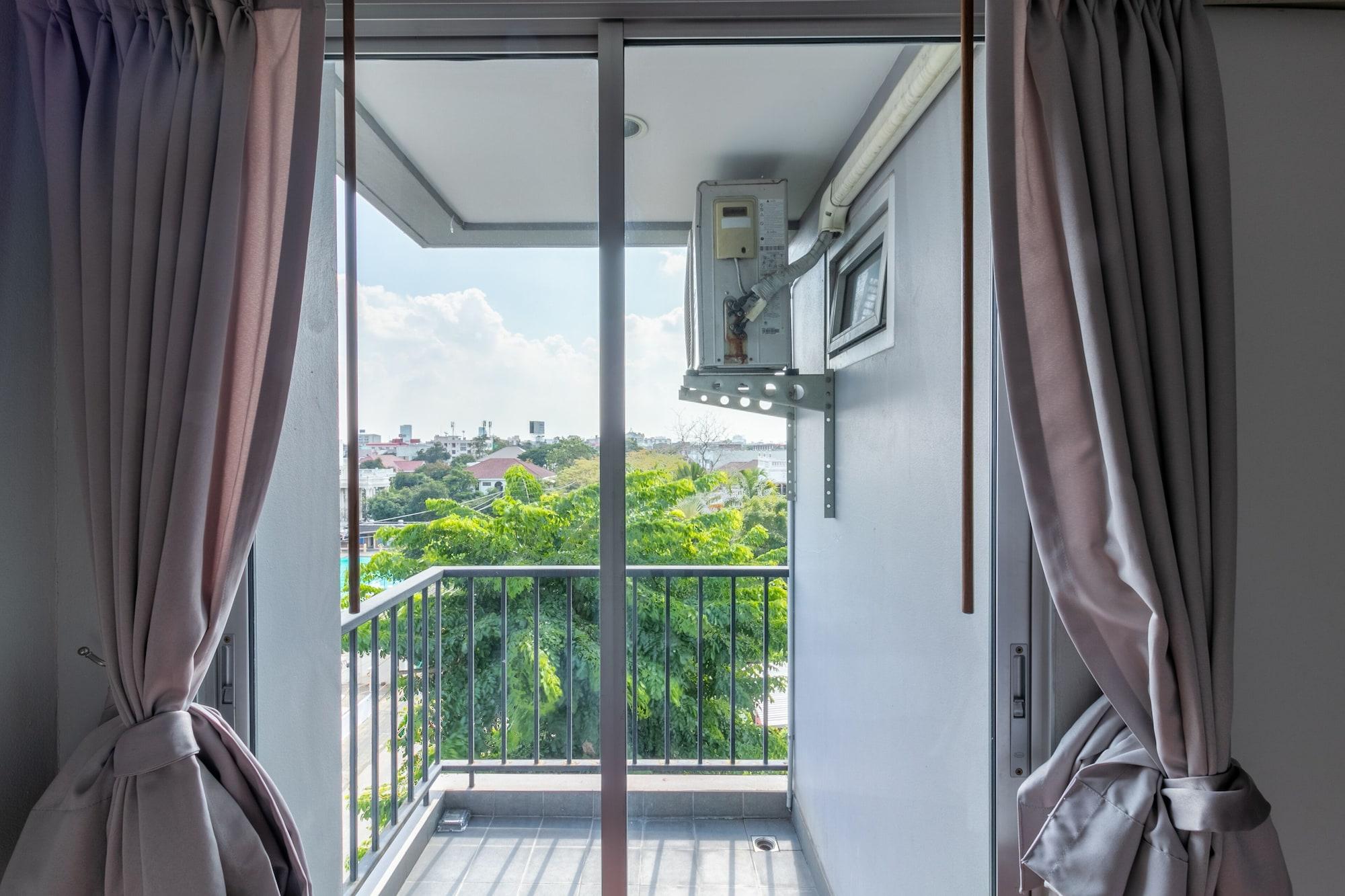 Resortel Lat Phrao 91 Banguecoque Exterior foto