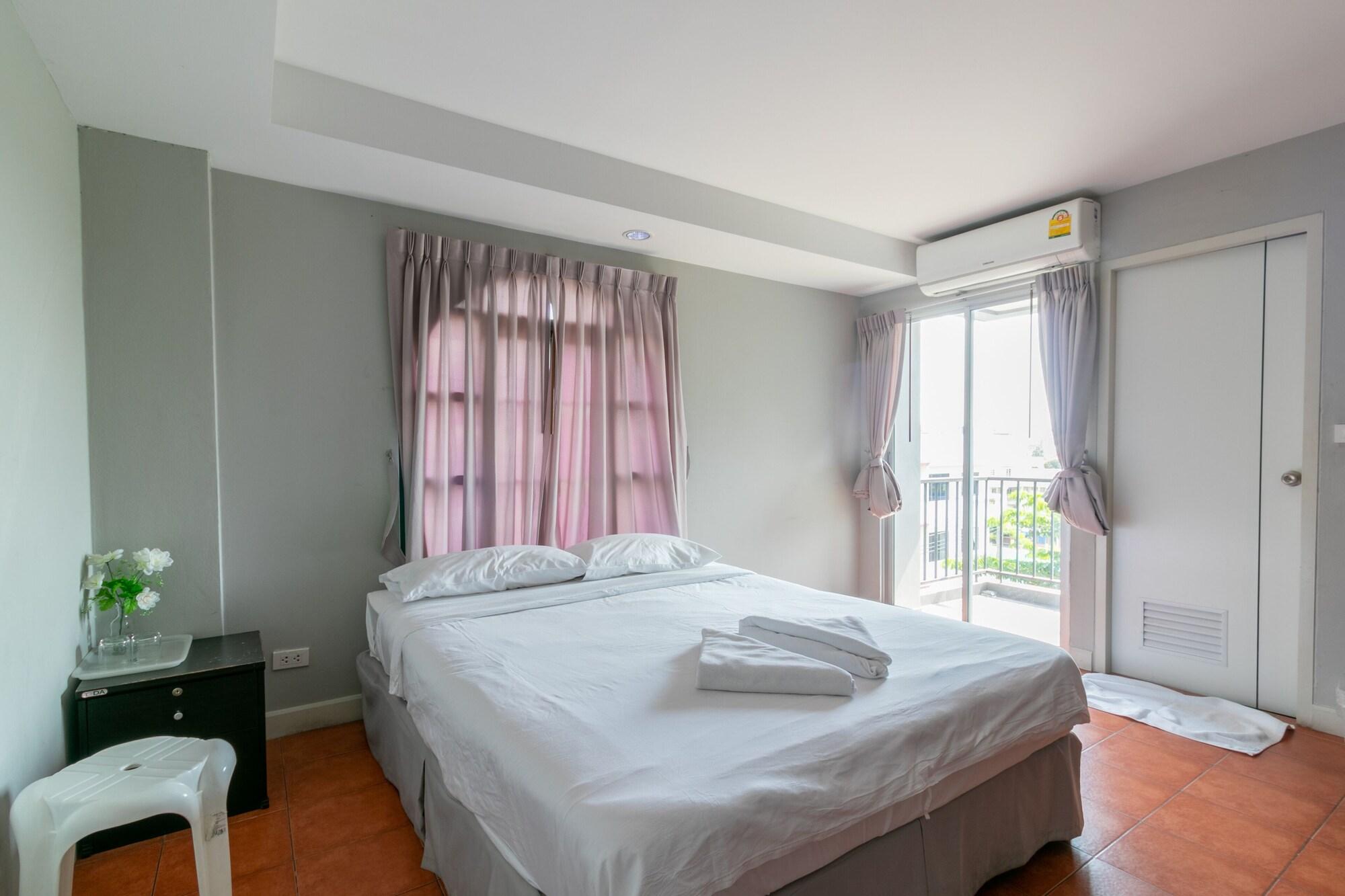 Resortel Lat Phrao 91 Banguecoque Exterior foto