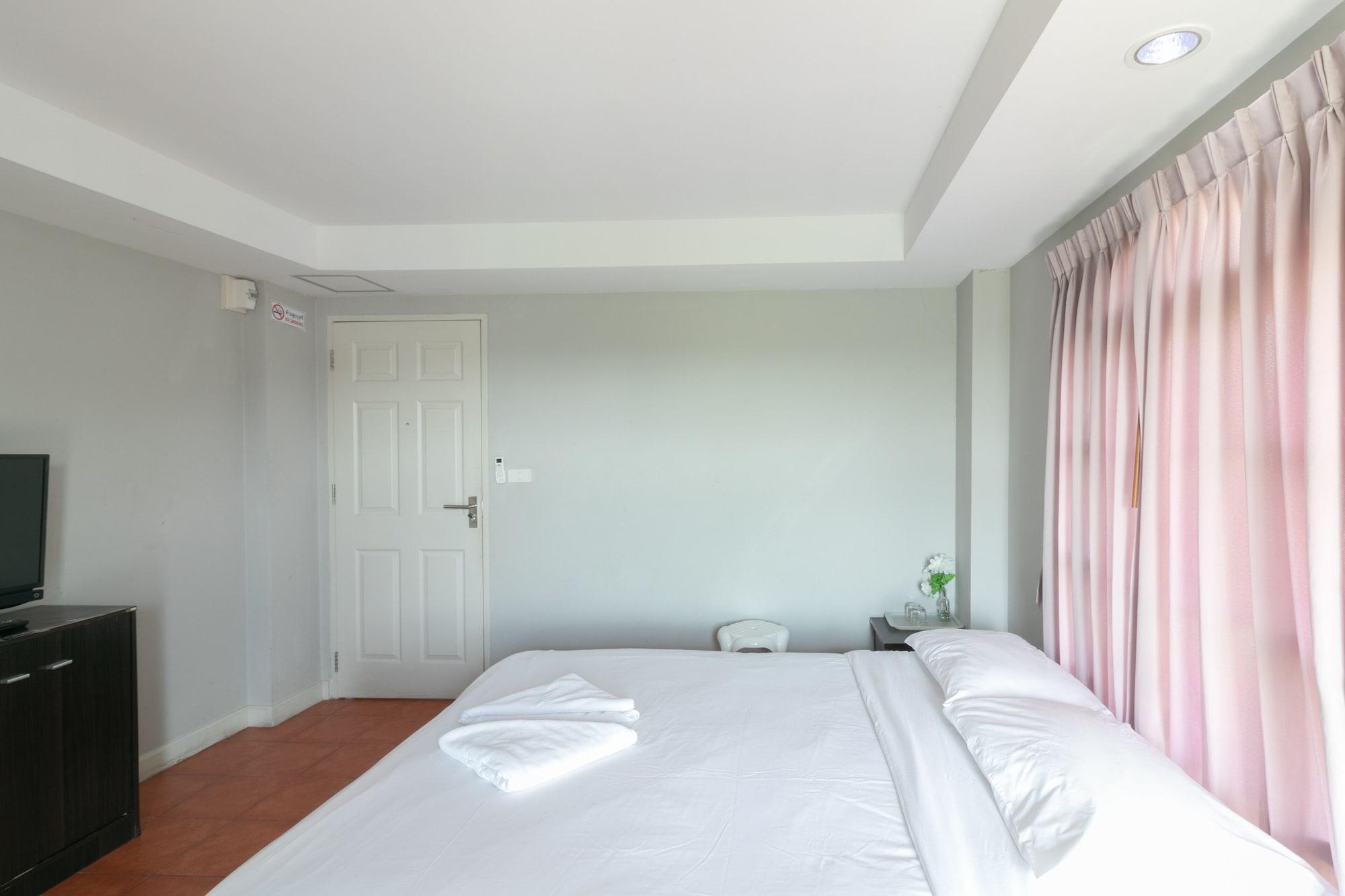 Resortel Lat Phrao 91 Banguecoque Exterior foto